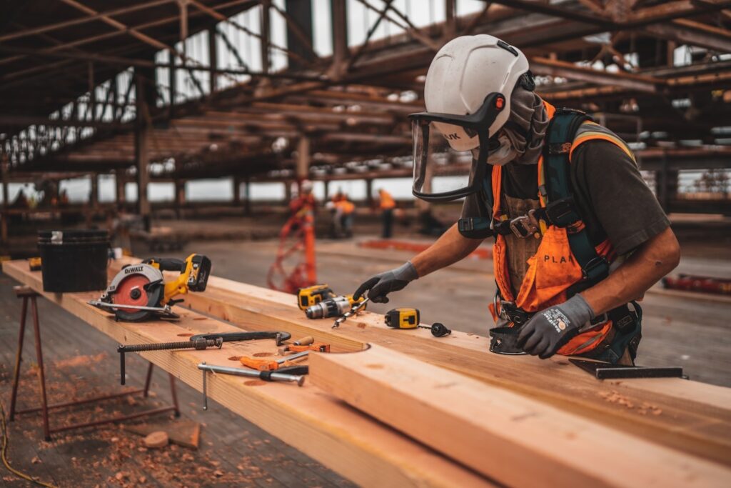 Reducing Workplace Risks: Strategies and Tips Featured Image 5 1024x683